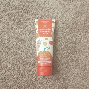 Marshmallow pumpkin latte body cream